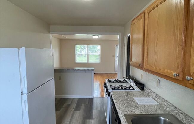 2 beds, 1 bath, 1,400 sqft, $1,084, Unit 4420-10