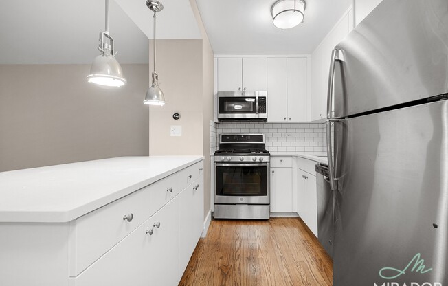 2 beds, 1 bath, $5,900, Unit 30P