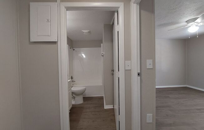 1 bed, 1 bath, 575 sqft, $1,050, Unit Unit #39