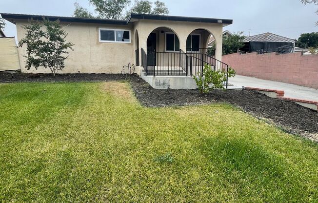Beautifully Upgraded 3bed 2 bath Front House