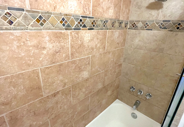 2 beds, 1.5 baths, 950 sqft, $4,195