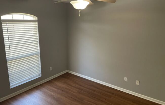 3 beds, 2 baths, $1,850, Unit Unit A