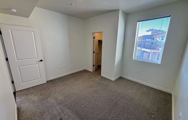 2 beds, 1 bath, 885 sqft, $1,895, Unit Unit 225