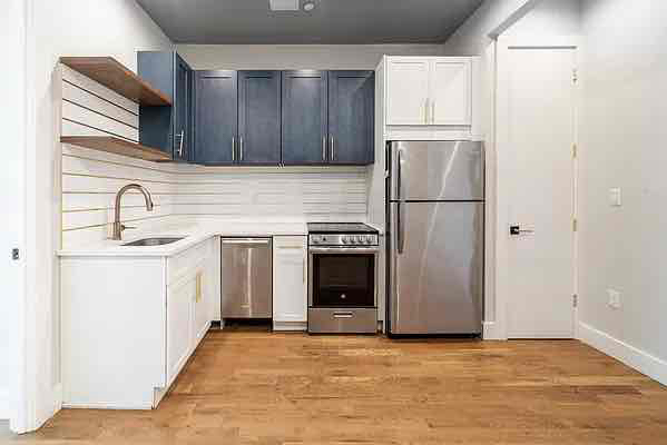 632 STERLING PL