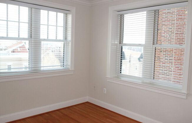 2 beds, 2 baths, 850 sqft, $3,700, Unit 301