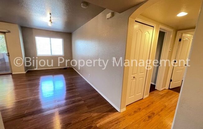 6735 Delmonico Dr