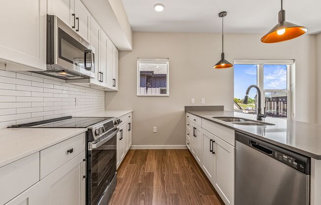 3 beds, 2 baths, 1,281 sqft, $2,199, Unit 1-310