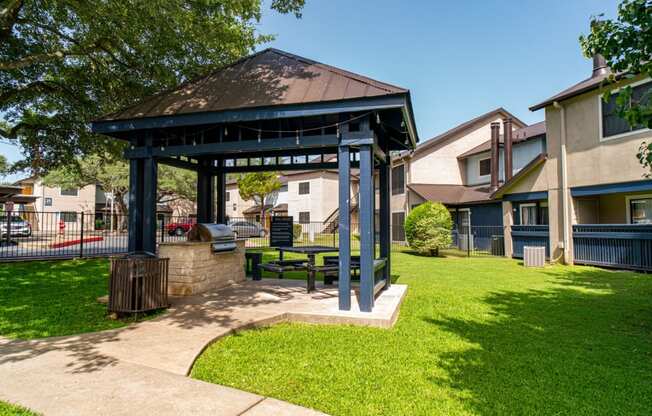 apartments in austin with grilling stations