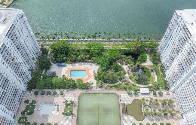 2851 NE 183rd St Apt 1818