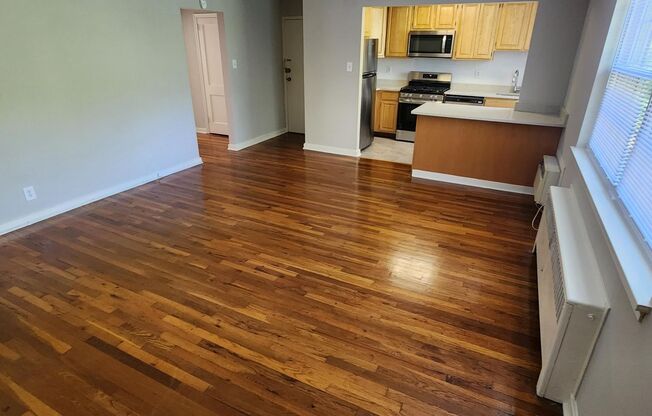 1 bed, 1 bath, 663 sqft, $2,050, Unit D-04