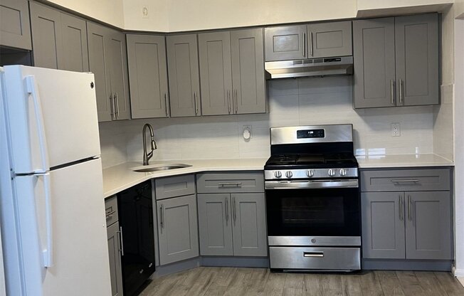 3 beds, 1.5 baths, 1,100 sqft, $3,300, Unit 3