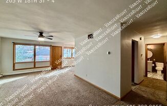 205 W 18 ST