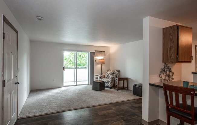 Farr Court Apartments Living Room and Counter