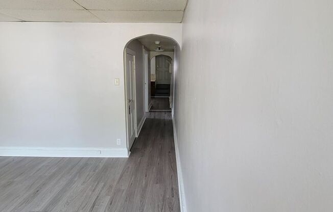 1 bed, 1 bath, $950, Unit 425 W. Franklin Street #3