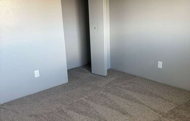 2 beds, 1 bath, 867 sqft, $1,250, Unit 601 F205