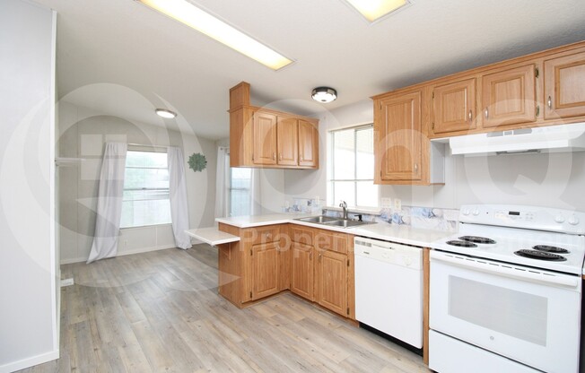 9721 E EMPRESS AVE