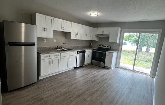 2 beds, 1.5 baths, 815 sqft, $999