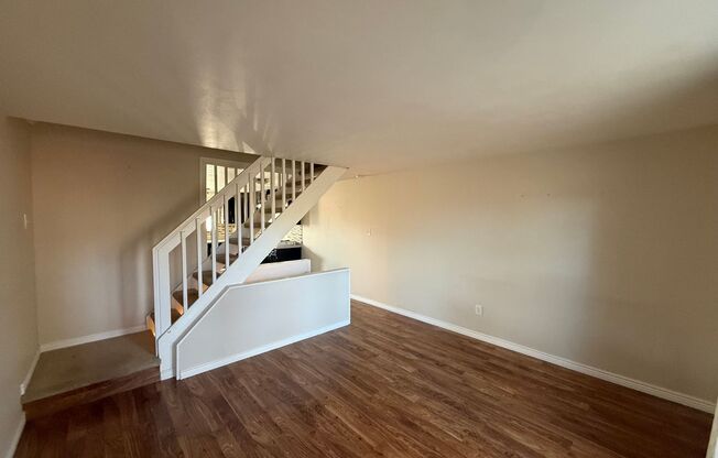 Spacious 2 Bed / 1.5 Bath in Centennial with In-Unit W/D