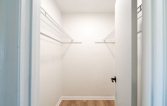1 bed, 1 bath, 700 sqft, $1,199, Unit 711 E Leicester Ave - Unit B05