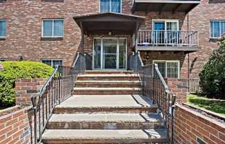 4 CHURCH ST