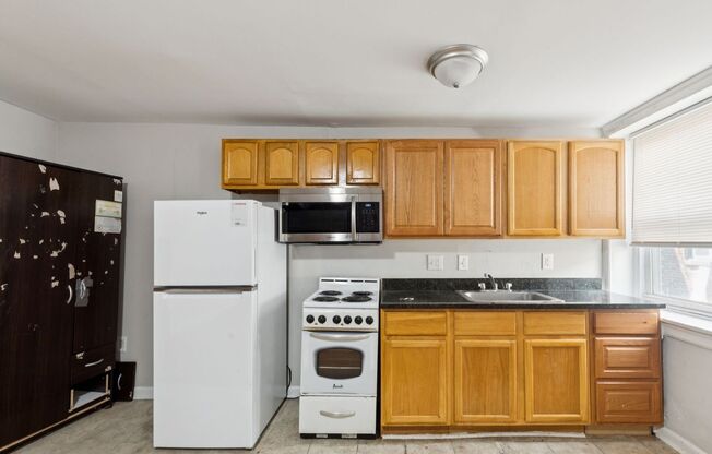 Studio, 1 bath, 280 sqft, $1,050, Unit A3