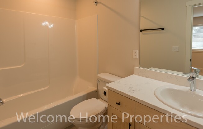 2 beds, 2.5 baths, 1,250 sqft, $2,695, Unit 2 NE Hadley #2