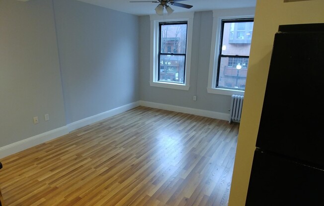 3 beds, 1 bath, $5,025, Unit 2