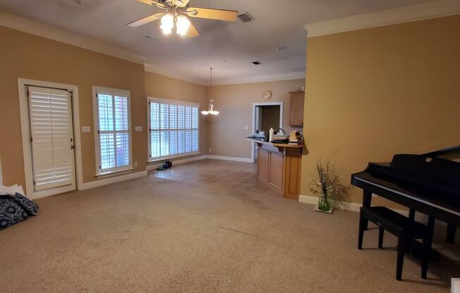 Southern Comfort Living: Elegant 3BR/3BA Home with Spacious Interiors, Fireplace, and Screened Porch in Valdosta, GA
