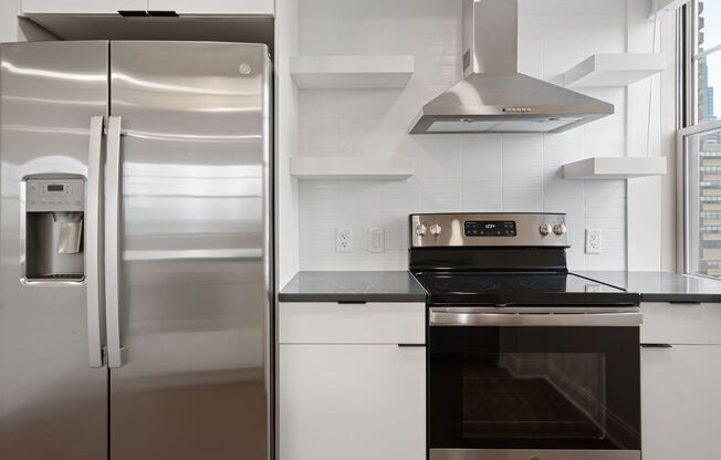Studio, 1 bath, 576 sqft, $2,270, Unit 1406