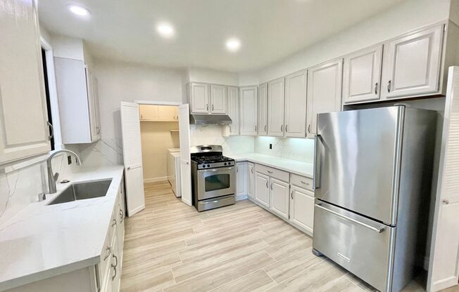 2 beds, 1.5 baths, 1,300 sqft, $7,500, Unit 2654 Greenwich Street