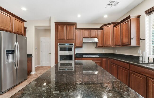 Spacious 3-Bedroom + Loft Home with Mountain Views in Stetson Valley