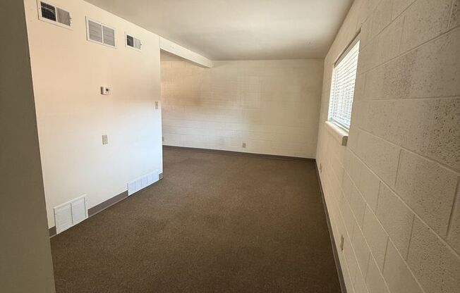 Studio, 1 bath, 500 sqft, $625, Unit 1024 SUNSET #04