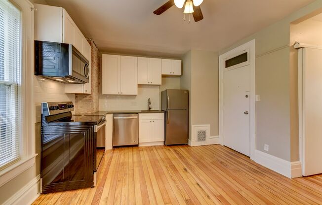 1 bed, 1 bath, 500 sqft, $2,300, Unit 1602 Walnut St Unit #4