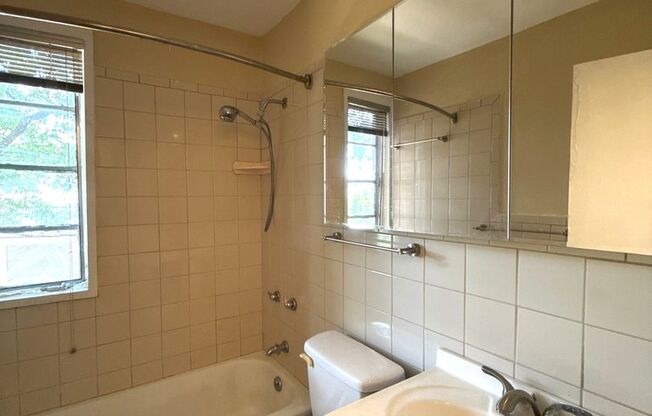 A0432-Kirkland Apts