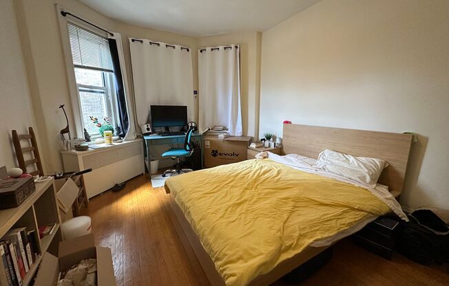 2 beds, 1 bath, 750 sqft, $3,370, Unit 43