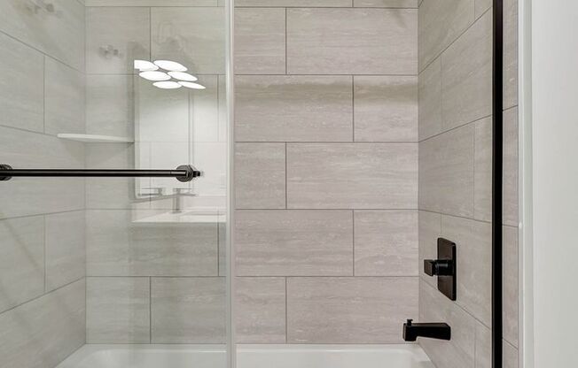 1 bed, 1 bath, 692 sqft, $1,740, Unit 108