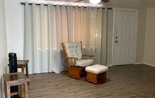 Move-In Ready 3BR/2BA single-Family Home in prime Location!