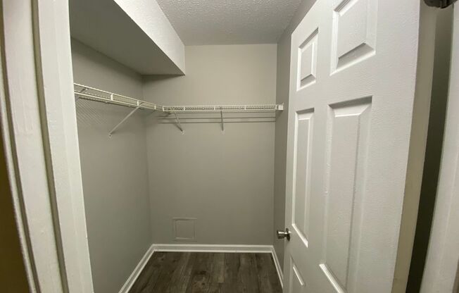 1 bed, 1 bath, 600 sqft, $1,195, Unit 262- Seals