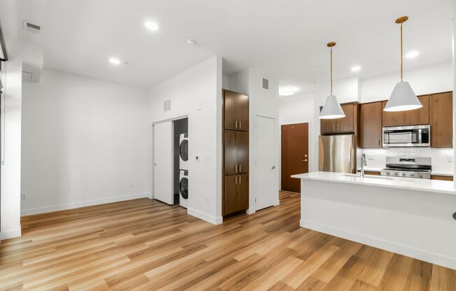 Studio, 1 bath, 499 sqft, $1,485, Unit 105
