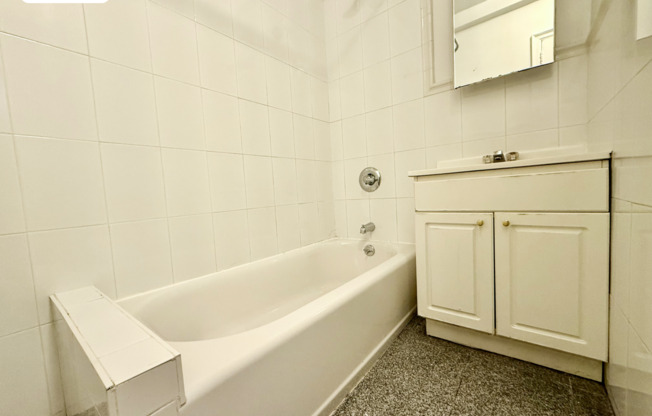 Studio, 1 bath, $2,535, Unit 7E