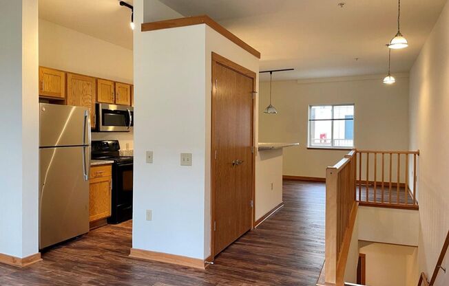 2 beds, 1 bath, 864 sqft, $2,050, Unit 128