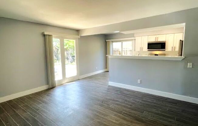 2504 Manor Circle