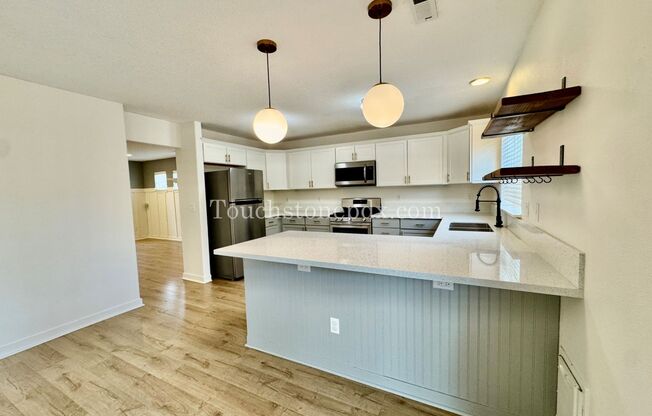 Sprightly 4BD|2.5 BA Home Near Molalla River