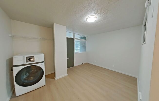 2 beds, 1 bath, 647 sqft, $1,660, Unit 21A
