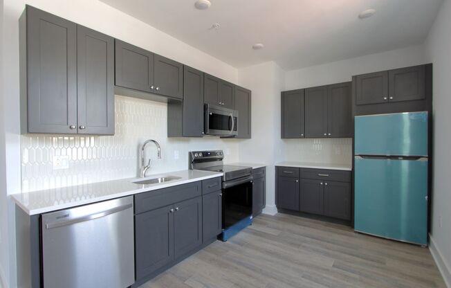 2 beds, 2 baths, 941 sqft, $1,558.33, Unit 305