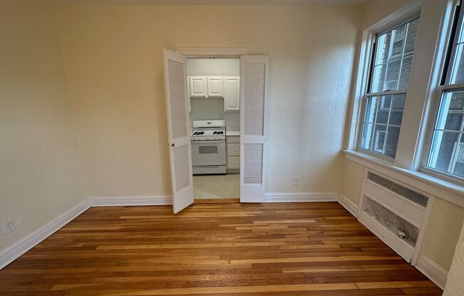 2 beds, 2 baths, 1,303 sqft, $2,200, Unit New King Edward 202