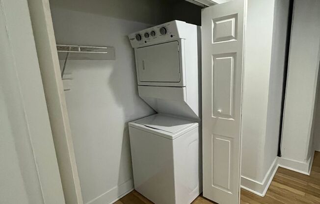 3 beds, 2 baths, 1,600 sqft, $3,100, Unit 513