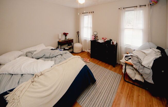 1424 Shadowbrook Dr., Marietta, GA 30062