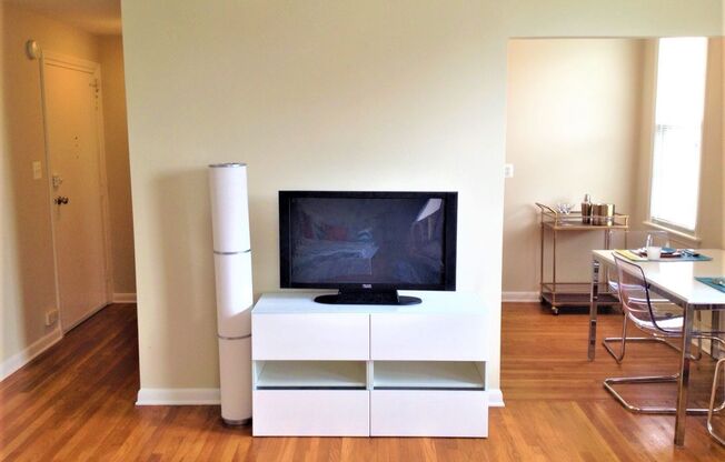Studio, 1 bath, 480 sqft, $2,175, Unit 308
