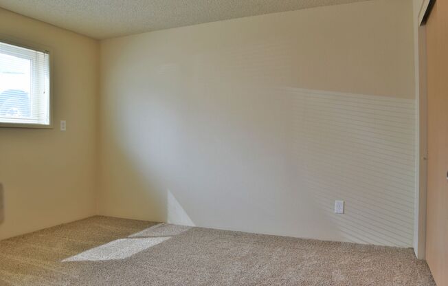 2 beds, 1 bath, 785 sqft, $1,295, Unit FQ 319